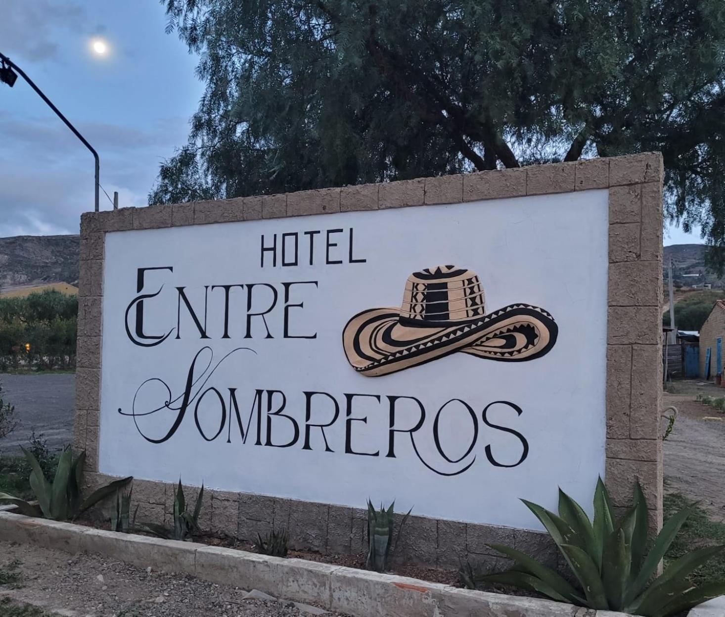 Hotel Entre Sombreros Villa de Leyva Exterior foto